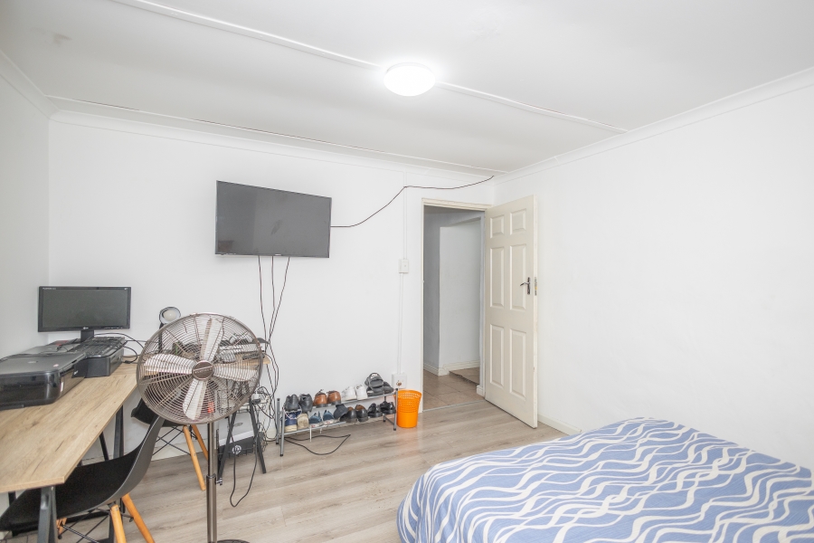 2 Bedroom Property for Sale in Uitsig Western Cape